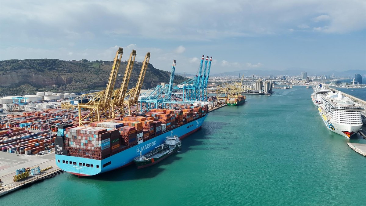 Repsol y Maersk realizan el primer suministro de bioetanol a un barco en el Puerto de Barcelona