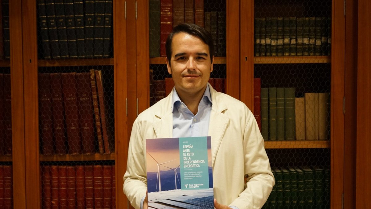 España importa casi el 70% de la energía que consume mientras la burocracia bloquea la transición hacia la independencia energética
