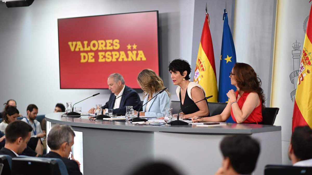 El Gobierno activa el Plan Auto+ con ayudas de hasta 4.500 euros para la compra de coches electrificados