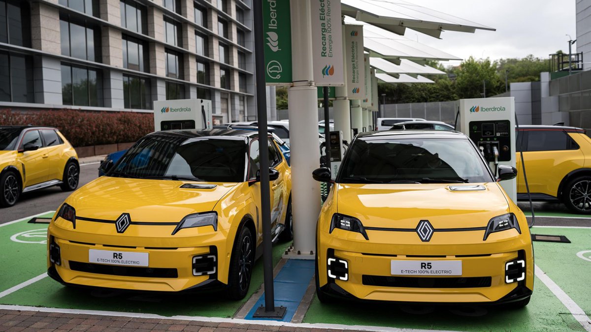 Renault Group mantiene sus ventas estables hasta junio y sube al 52% el peso de electrificados en Europa