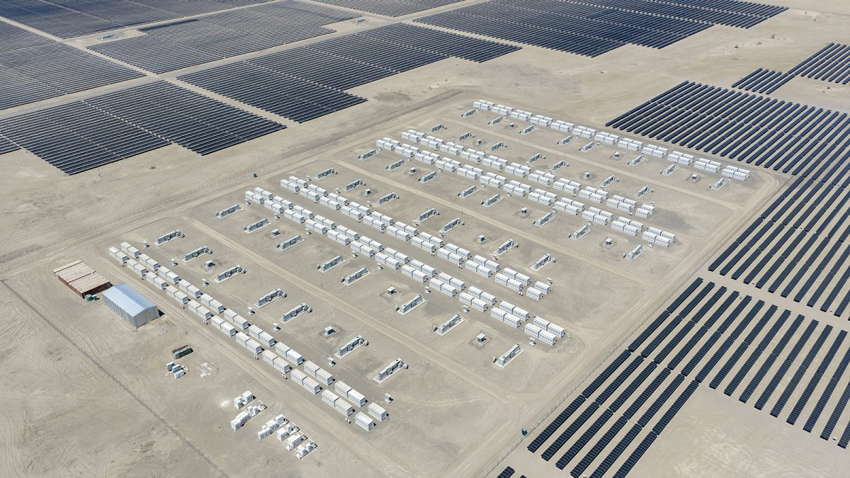 Tesla y ContourGlobal firman un PPA de 1 TWh anual para un proyecto solar de 450 MW y 1,4 GWh de baterías en EEUU.