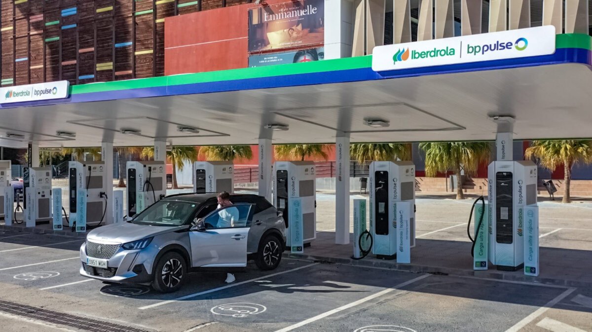 Iberdrola | bp pulse cierran financiación por hasta 230 millones para acelerar su plan de movilidad eléctrica