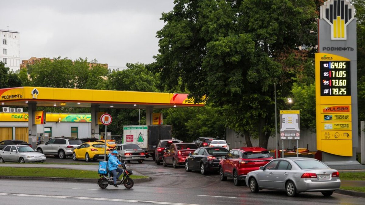 El déficit de gasolina en Rusia dispara remodelaciones de automóviles a gas licuado