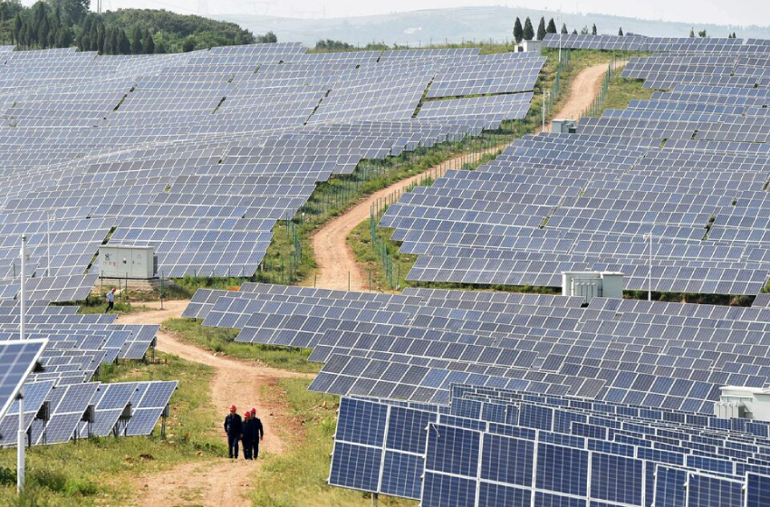 La solar supera los 3 TW en el mundo, con recortes de producción disparados en los mercados más maduros
