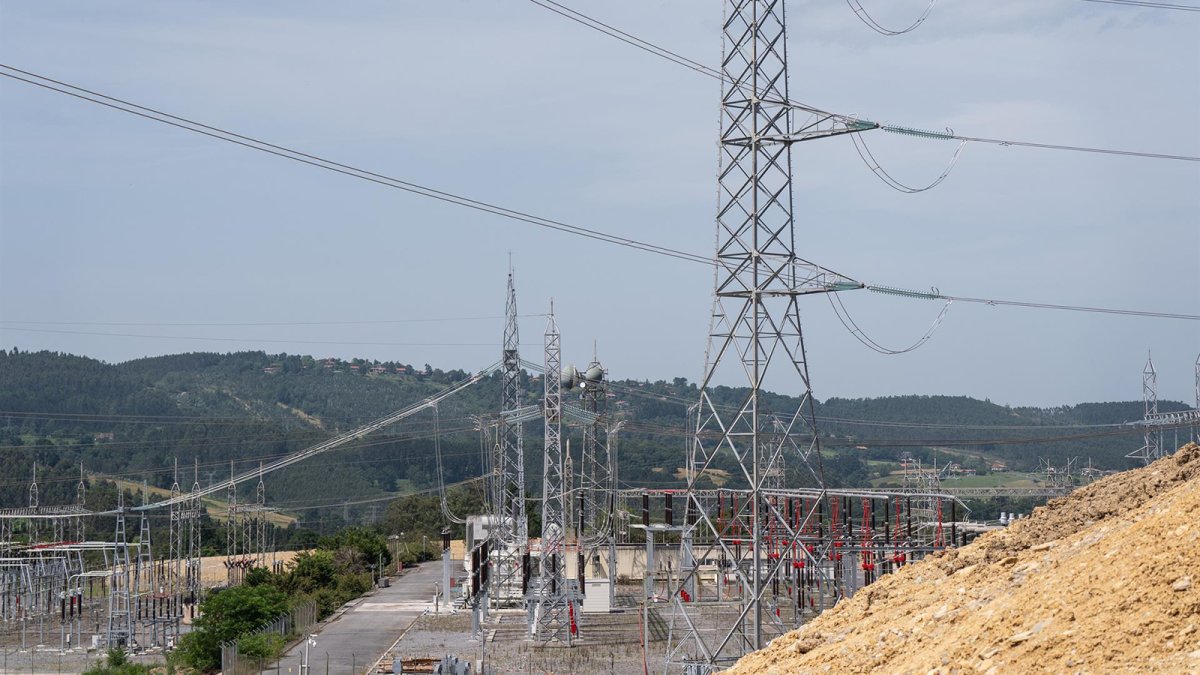 Eléctricas y gran industria elevan a 3.360 millones el coste de los servicios de operación