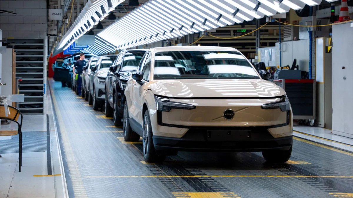 Doblete europeo para Geely: aquí podría producir sus coches de lujo 