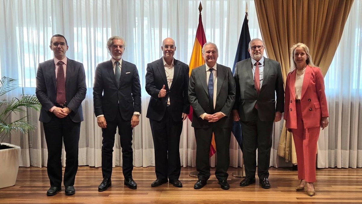 Aedive comparte medidas con el Gobierno para impulsar la infraestructura de recarga en España