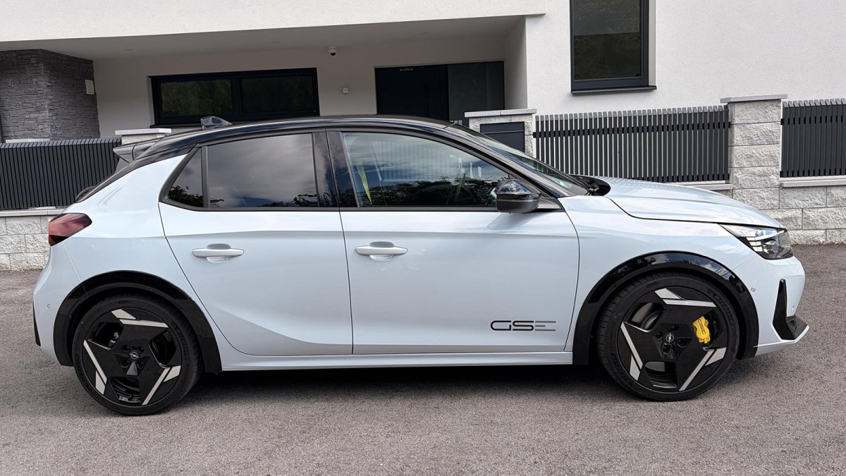 Opel recupera el Corsa deportivo con el GSE eléctrico de 281 CV, que llega desde 39.990 euros a España