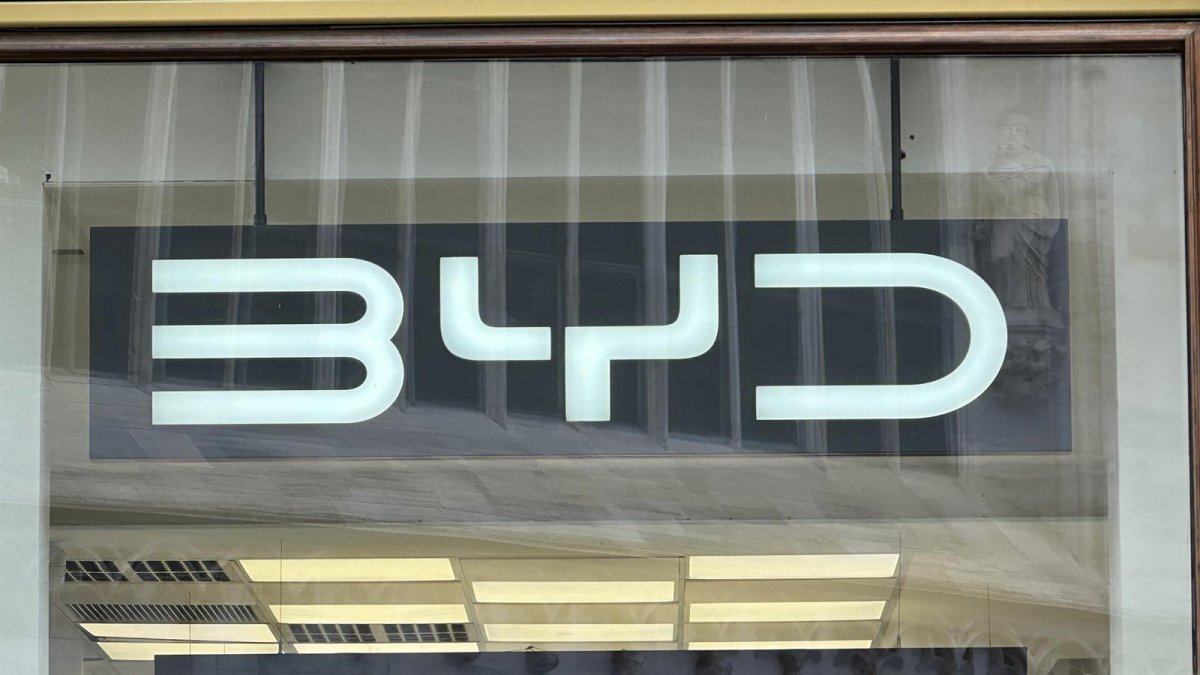 BYD reduce un 20,5% su beneficio en el primer semestre, aunque dispara un 67,8% sus exportaciones