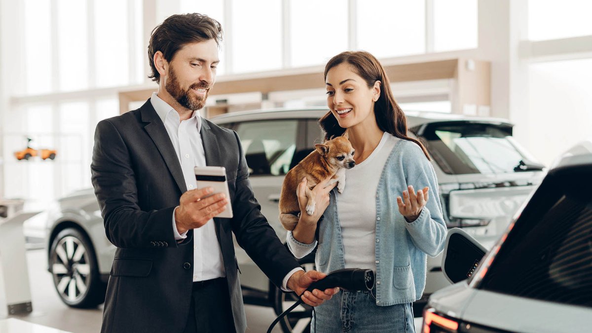 Los coches electrificados consiguen un mes de agosto de récord