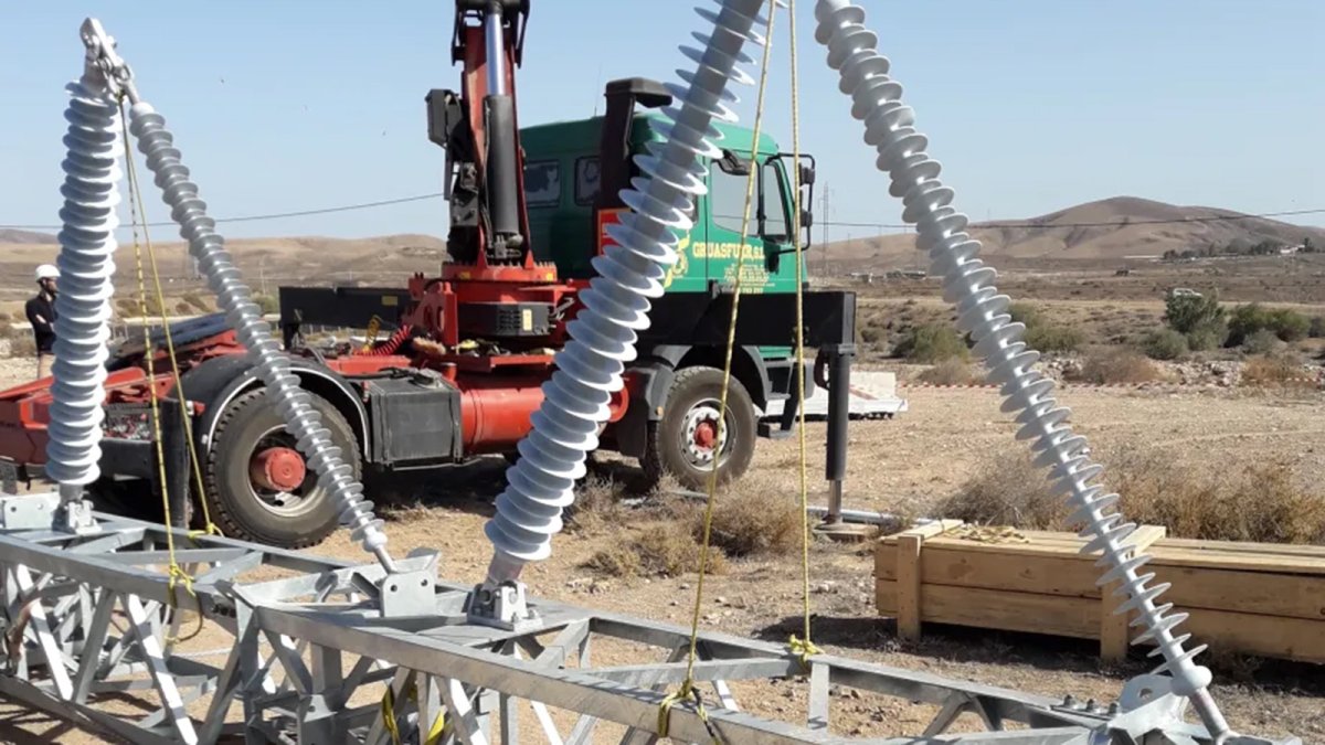 Canarias autoriza desmantelar la vieja línea eléctrica de Fuerteventura