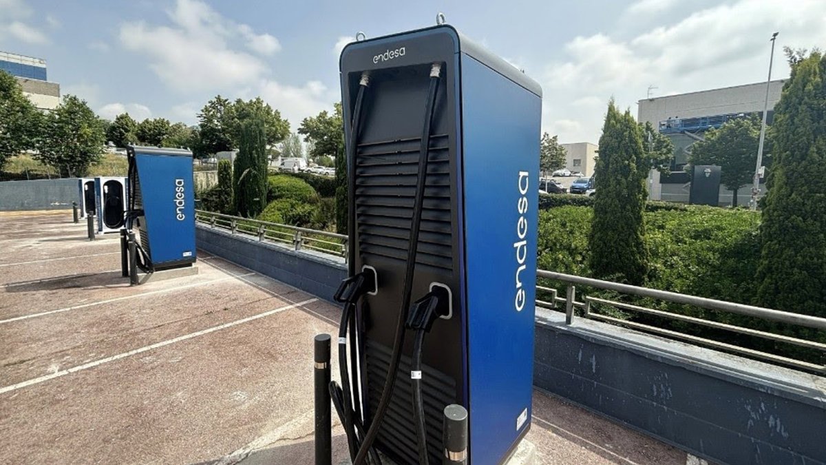 Europa ahorraría 10.600 millones con inversión "inteligente" en redes de recarga eléctrica de vehículos