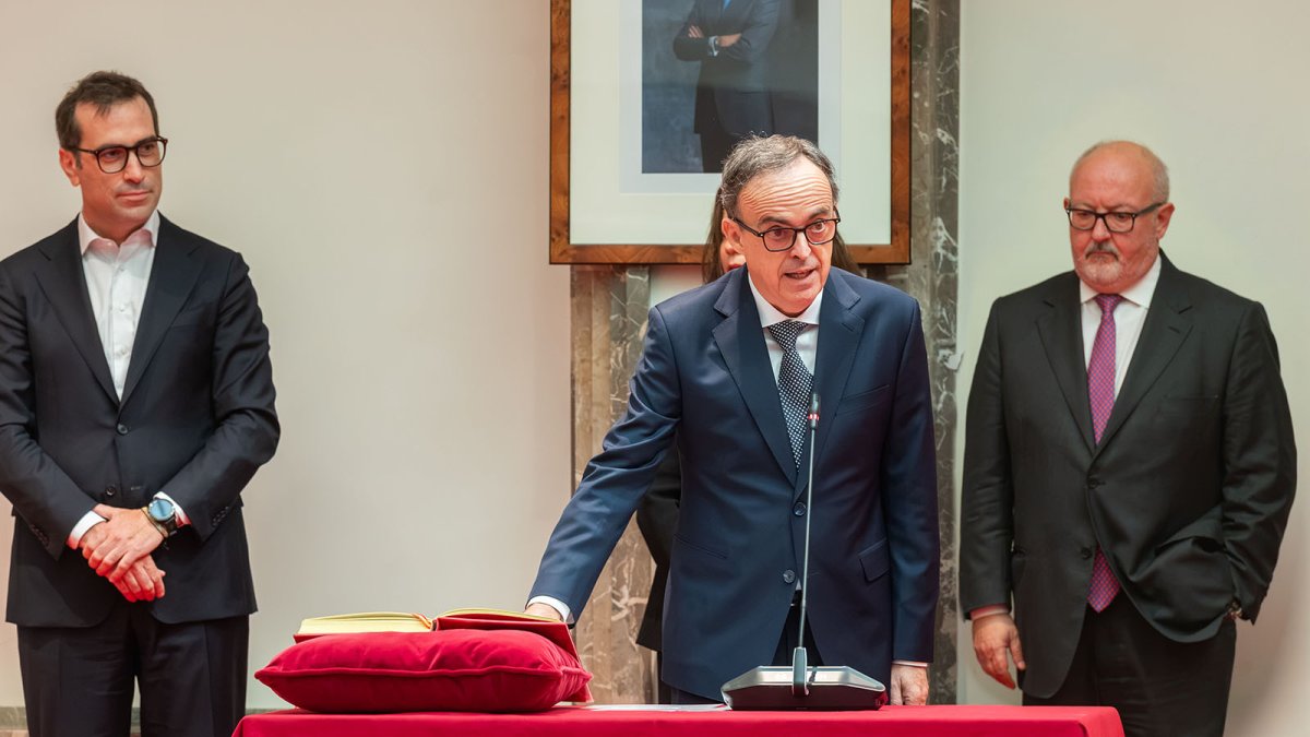 Juan José Ganuza toma posesión del cargo de presidente de la CNMC