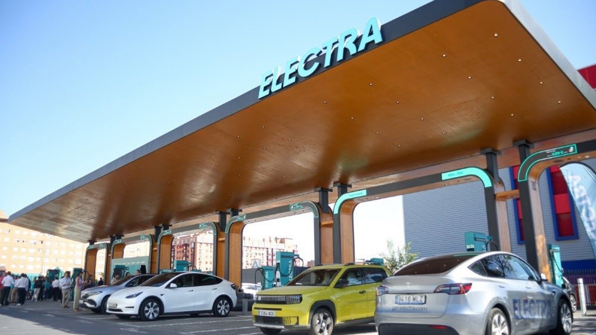 Electra inaugura en Madrid la estación urbana de recarga ultrarrápida más potente de Europa
