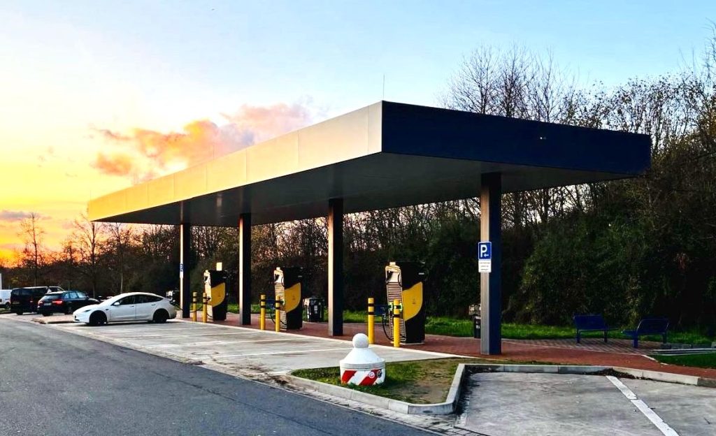 Alemania inicia la construcción de una red de carga rápida para camiones en las autopistas