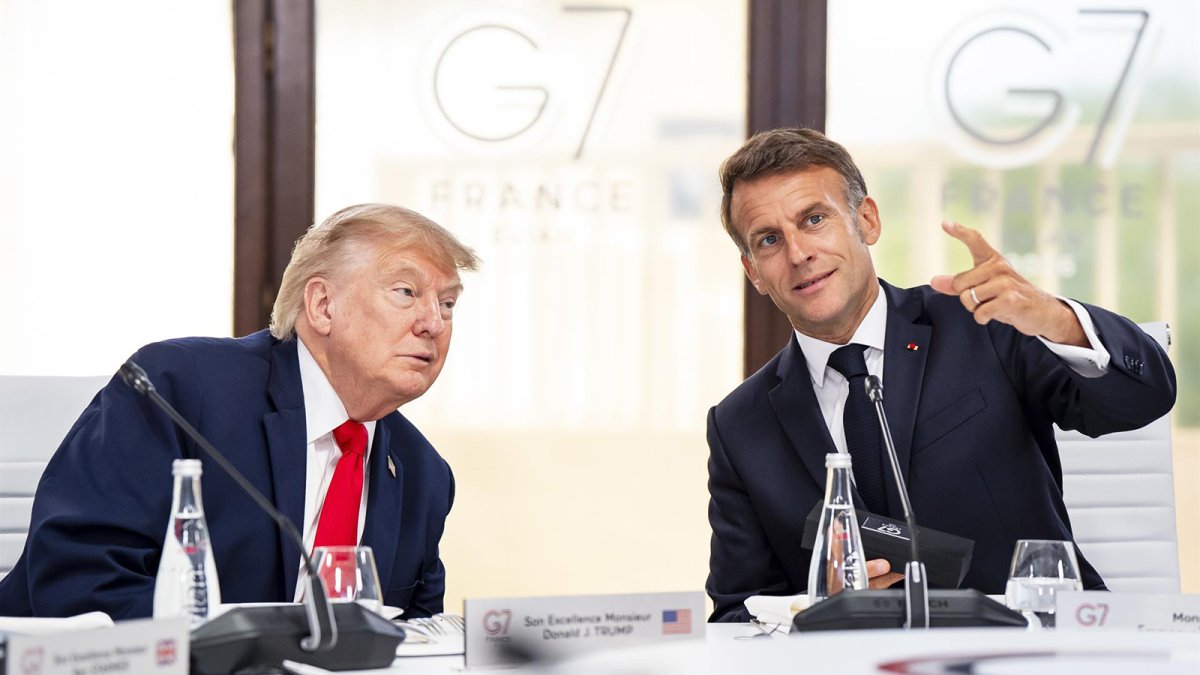Macron y Trump abordan "soluciones diplomáticas" para reabrir el Estrecho de Ormuz