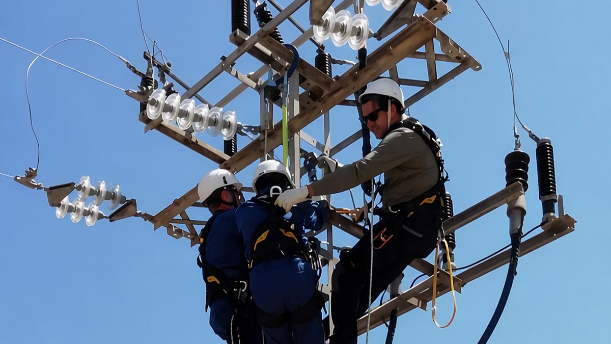 Endesa lanza la V edición de su FP Dual para cubrir la creciente demanda de profesionales en redes de distribución eléctrica