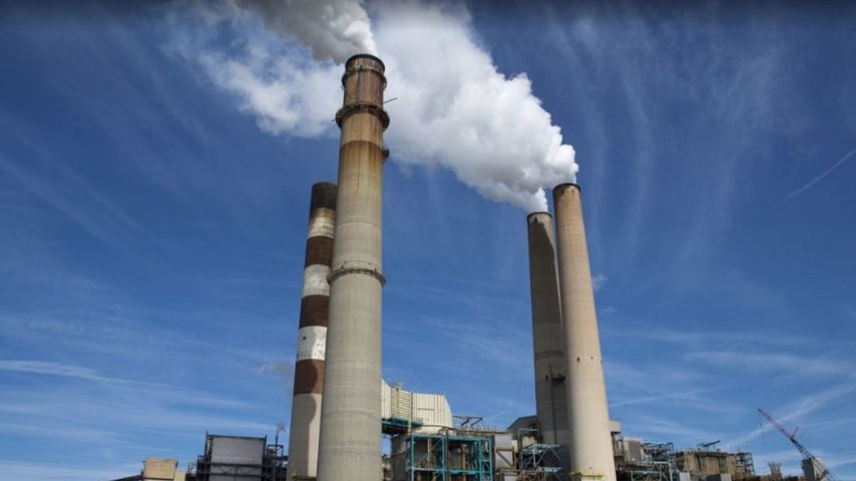 Bruselas expedienta a todos los países de la UE por no aplicar las reglas contra la contaminación industrial