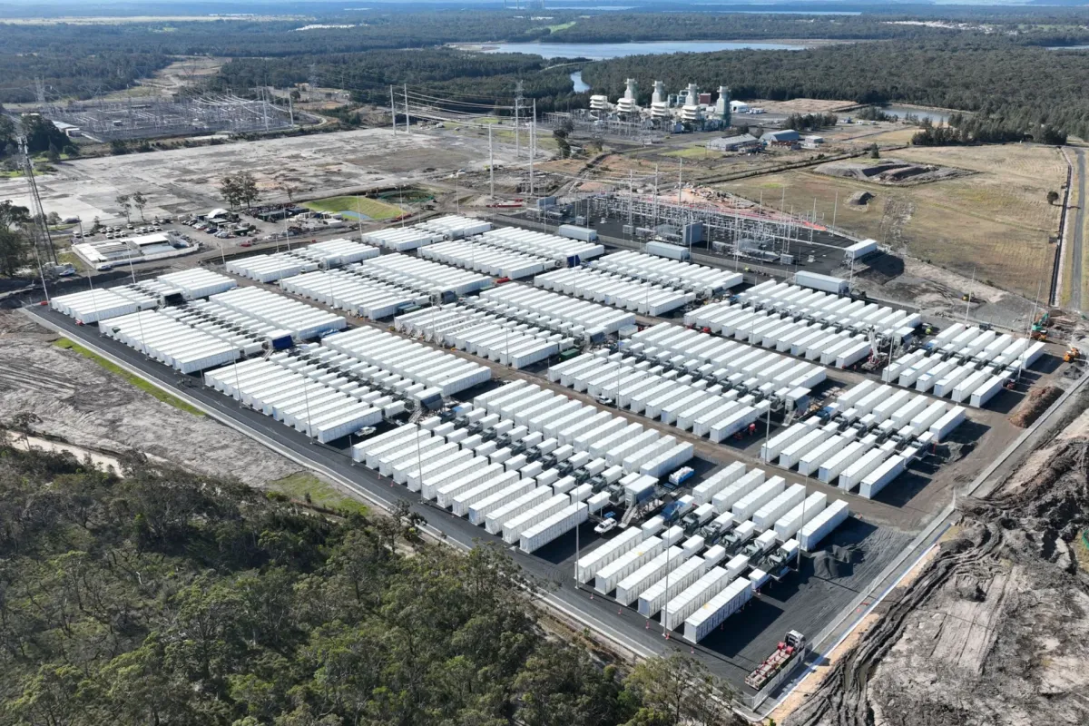 La batería más potente de Australia culmina su construcción y ya opera a plena capacidad