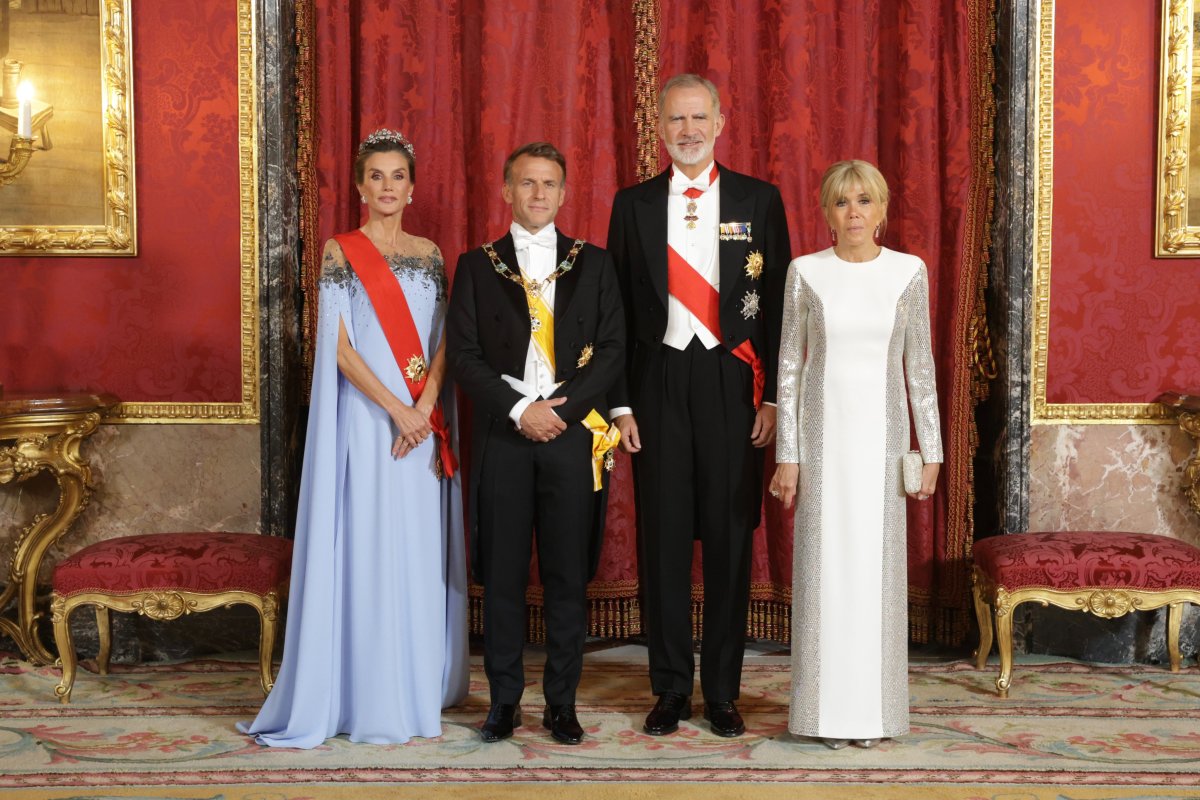 Felipe VI obra el milagro: Macron dispuesto a hablar de más interconexiones entre España y Francia