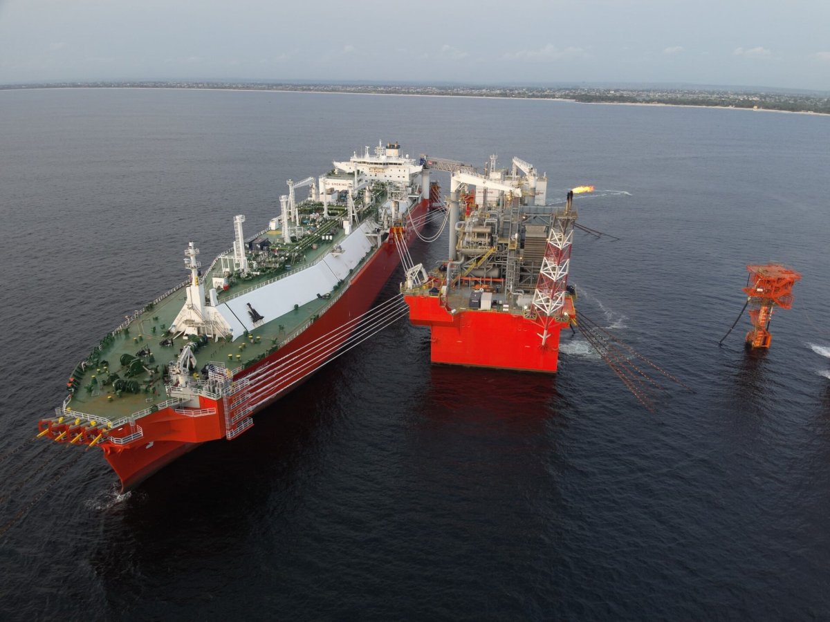 La mitad de la capacidad mundial de GNL estará concentrada en dos países en 2030, y el GNL flotante será la principal vía para diversificar el suministro