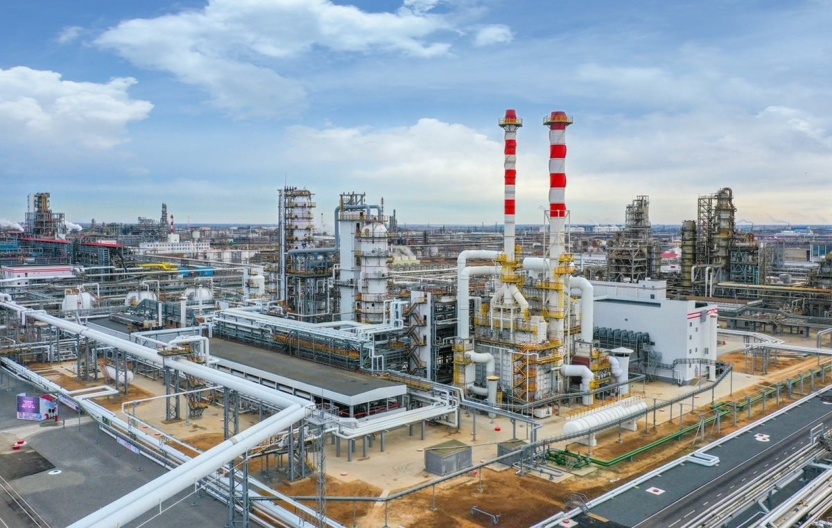 Ucrania apuesta por atacar refinerías rusas para responder a Moscú pese a avisos de Trump