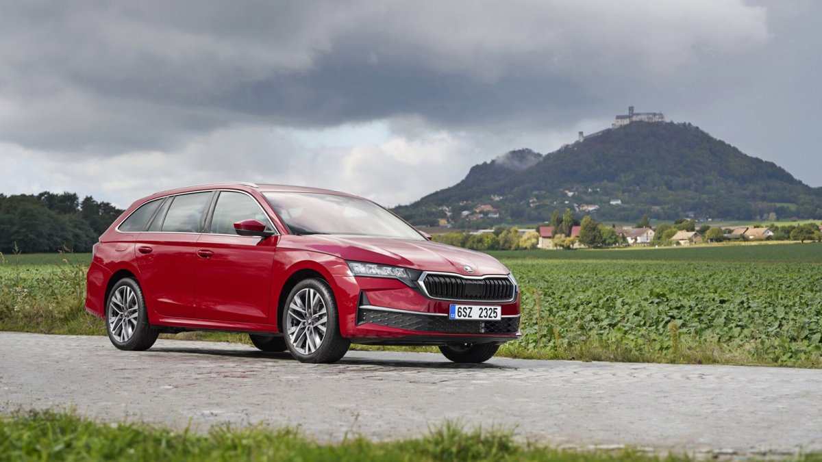 Skoda abre los pedidos del nuevo Octavia con motorización híbrida para España
