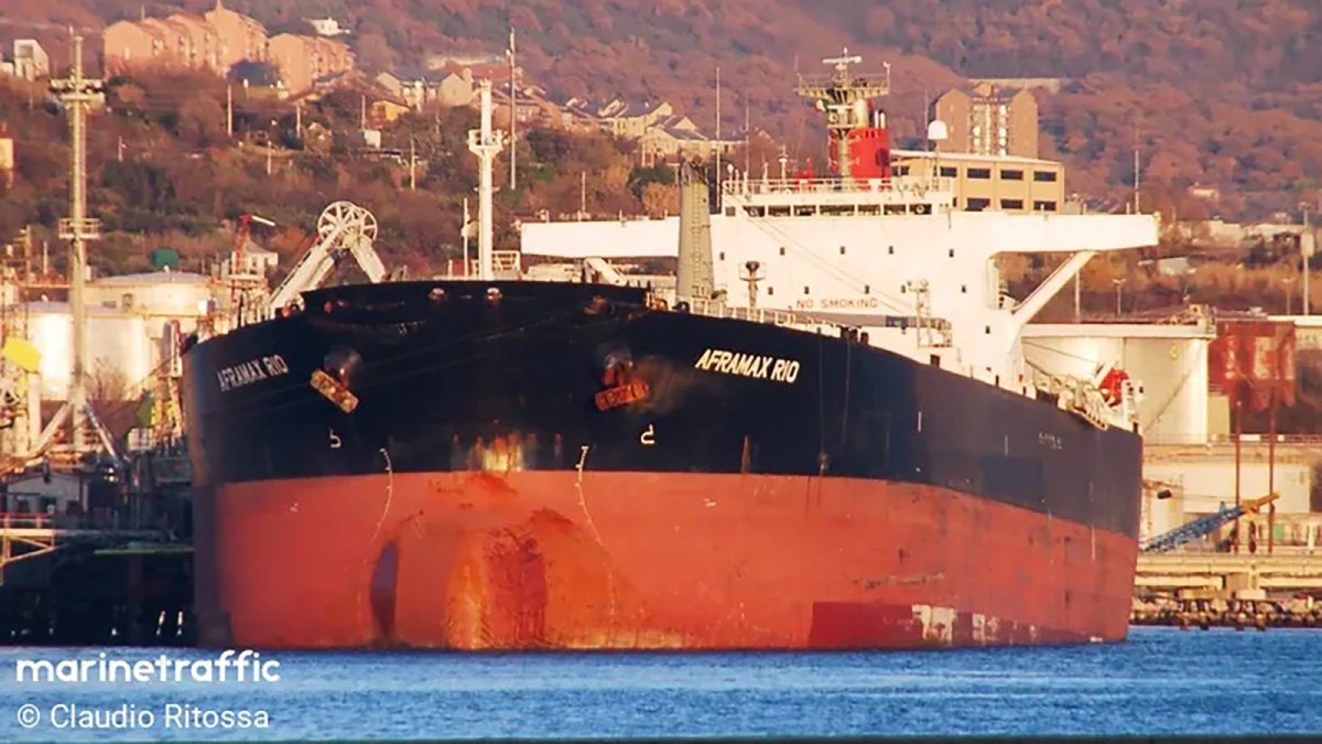Arde un petrolero frente a las costas rusas del Mar Negro tras los ataque de drones acuáticos