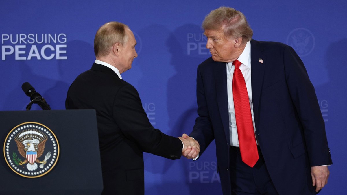 Trump anuncia que Rusia suministrará más de 300.000 toneladas de diésel al mercado global y de EEUU