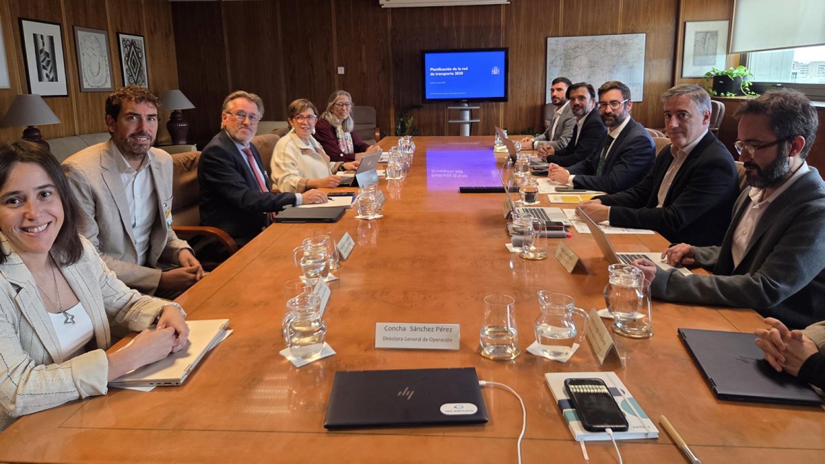 El Gobierno contempla aumentar las redes de distribución para dos gigafactorías en Extremadura