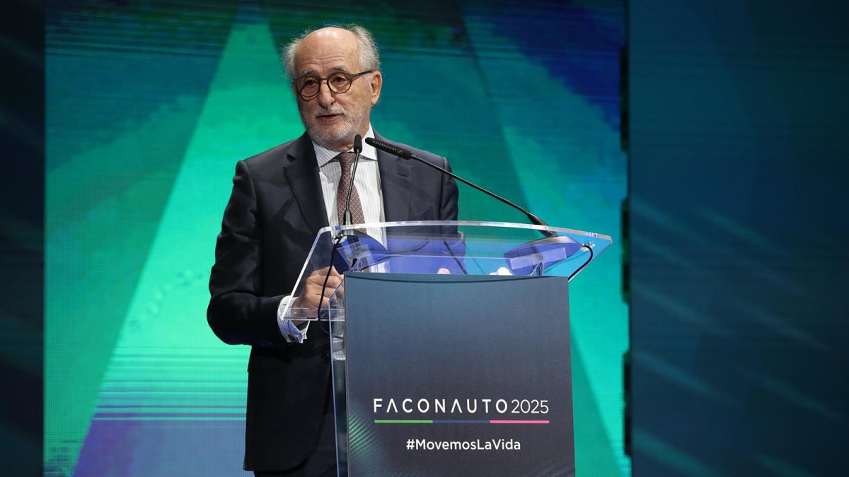 Brufau (Repsol) pide un marco regulatorio de confianza y estable para renovar el parque automovilístico