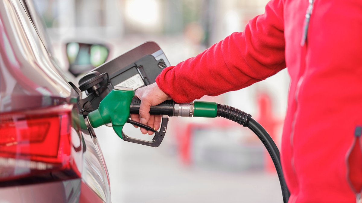 El Gobierno libera seis días de reservas de gasóleos y querosenos en el marco de la acción coordinada de la AIE