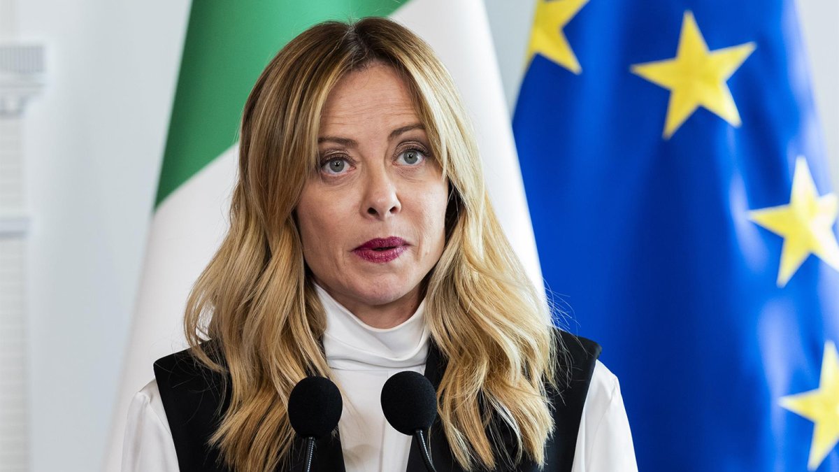Meloni anuncia un acuerdo con los transportistas para desplegar ayudas de 540 millones para combustibles