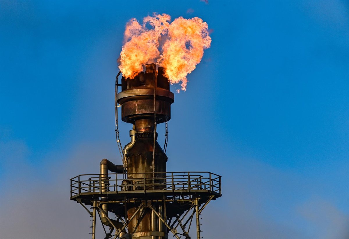El Brent sube un 3,14% a cierre de este viernes, hasta 116,72 dólares, su máximo desde finales de abril