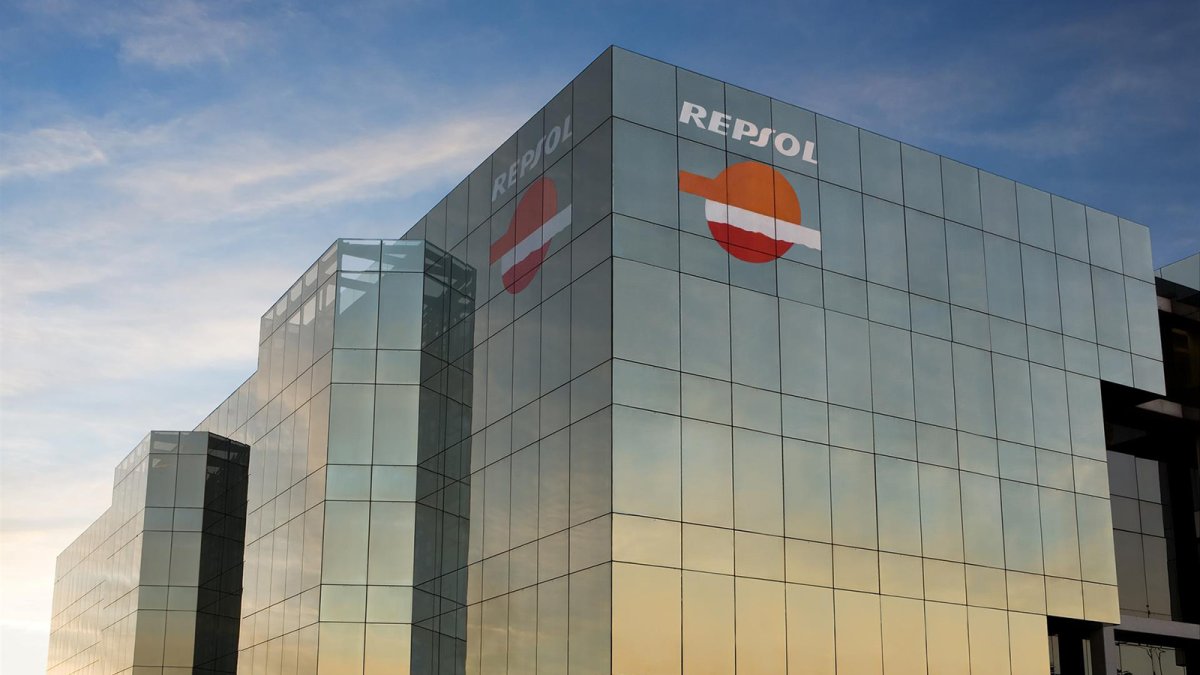 Repsol completa anticipadamente su programa de recompra de acciones por 500 millones