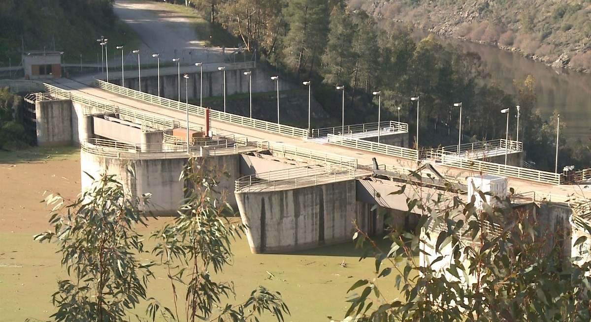 Iberdrola obtiene luz verde para impulsar la hibridación de su central hidroeléctrica de Cedillo con 75 MW solares