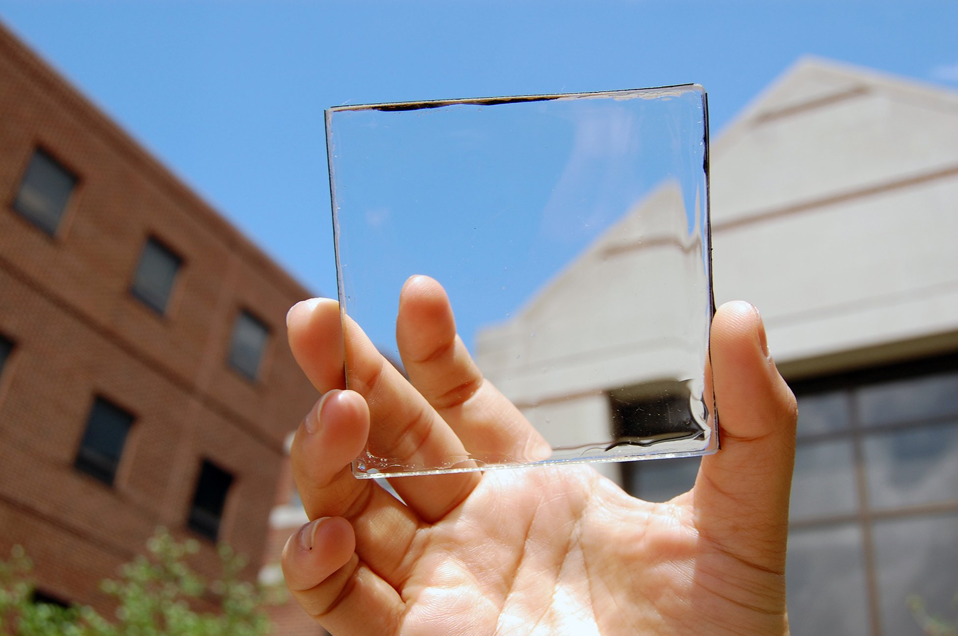 Prototipo de placa solar transparente. FOTO: Universidad Estatal de Michigan