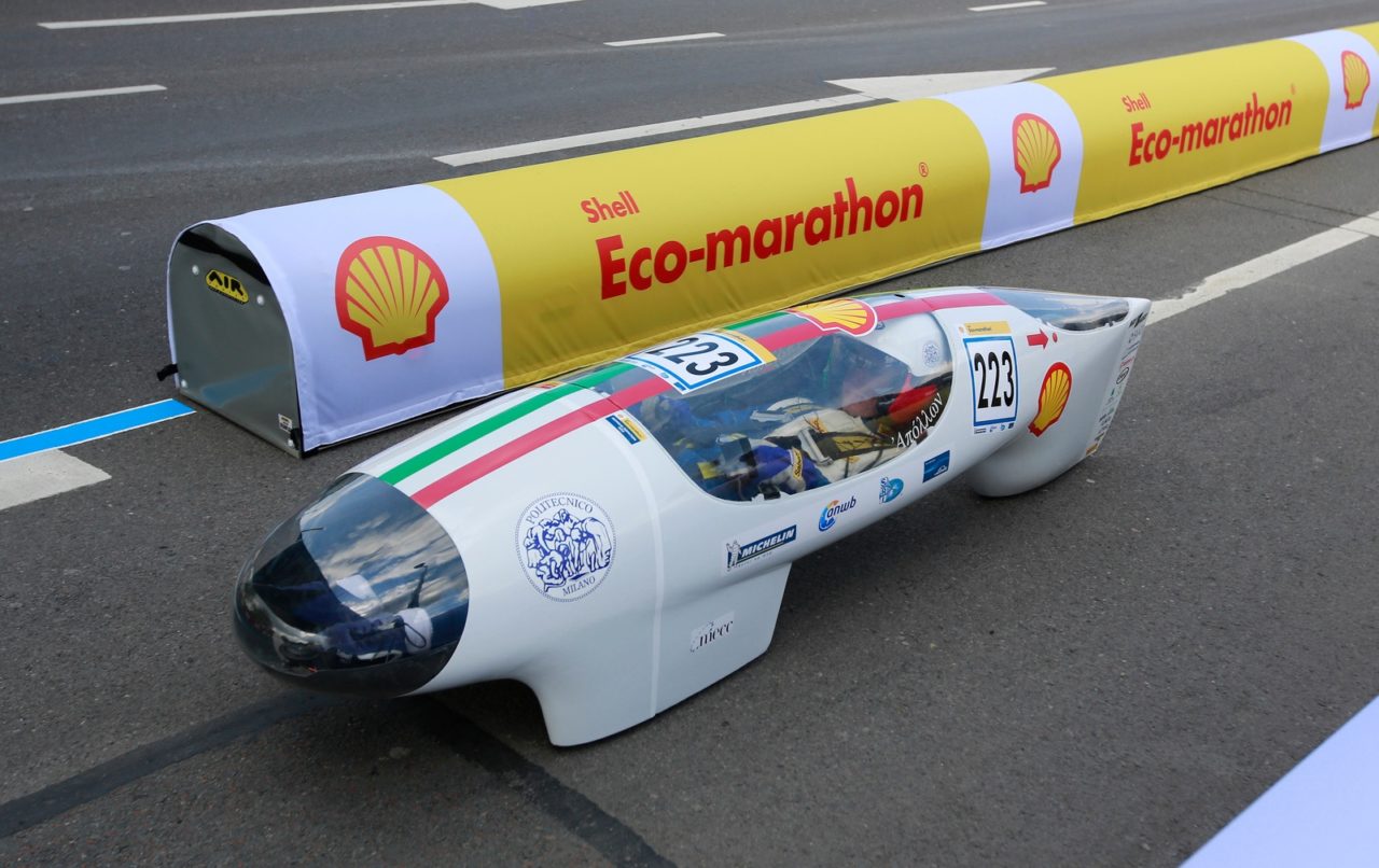 Un coche compitiendo en la Shell Eco-marathon.