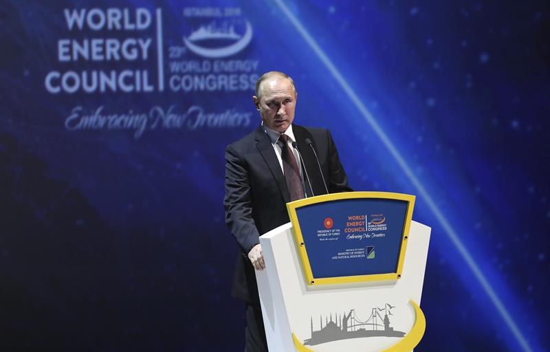 El presidente ruso, Vladimir Putin, durante su intervención en el World Energy Council que se celebra en Estambul. FOTO: EFE.