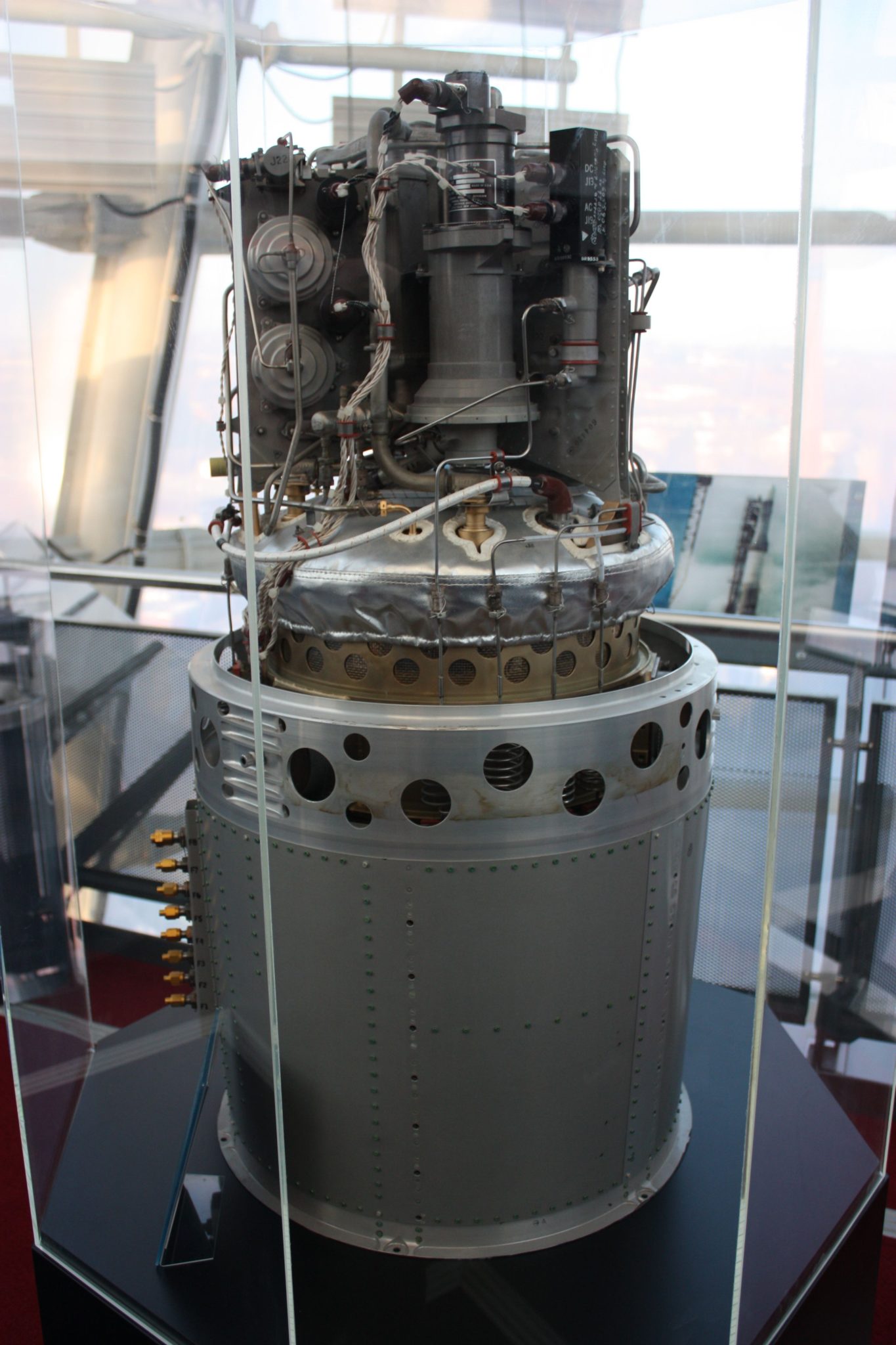Pila de combustible de hidrógeno de las misiones Apolo. Fuente: Wikipedia. Autor: James Humphreys - SalopianJames CC BY-SA 3.0.