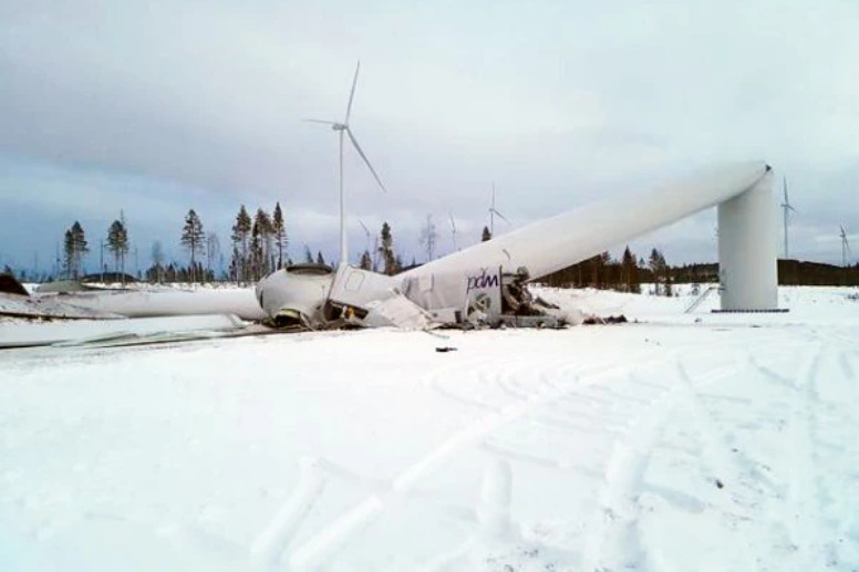 Turbina Vestas derrumbada por el viento en Suecia. FOTO: Norran
