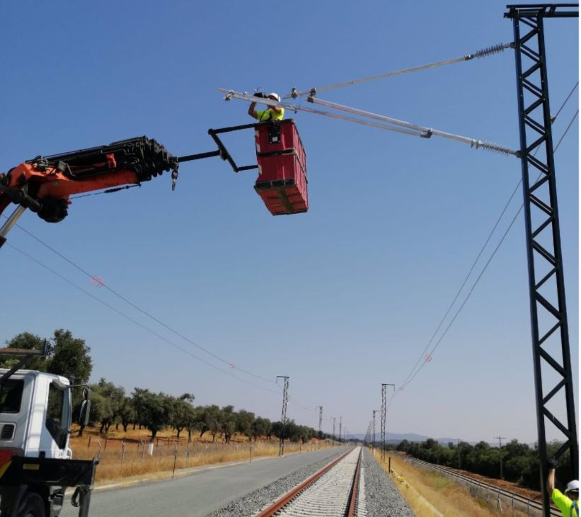 26/12/2020 Trabajos de electrificación de la alta velocidad Madrid-Extremadura.
ECONOMIA ESPAÑA EUROPA EXTREMADURA
ADIF