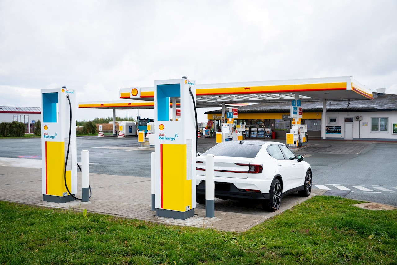 Shell instalará los sistemas de carga de vehículos eléctricos de ABB en sus gasolineras. Foto: ABB