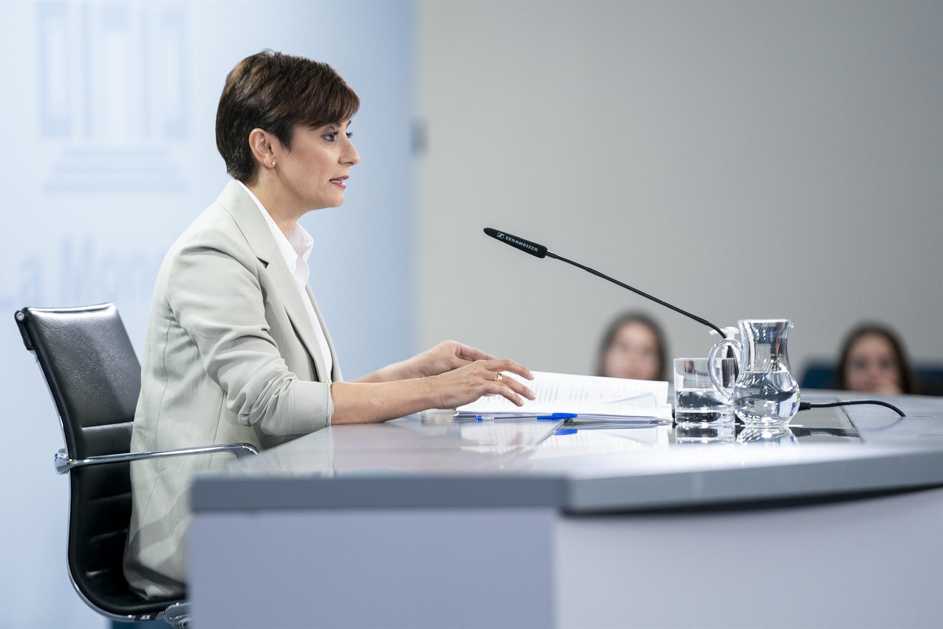 La ministra Portavoz, Isabel Rodríguez, comparece en una rueda de prensa posterior a la reunión del Consejo de Ministros. FOTO: A. Pérez Meca - Europa Press