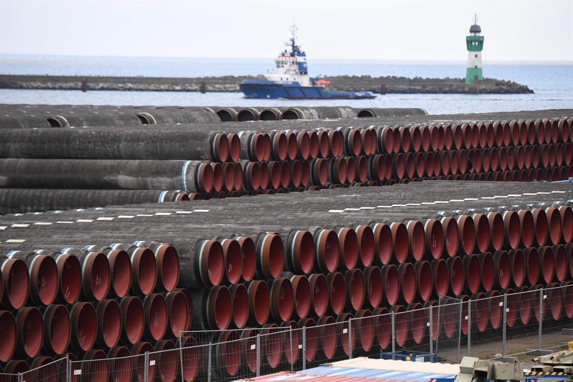 Material para la construcción del gasoducto Nord Stream 2 entre Rusia y Alemania. FOTO: Stefan Sauer/dpa-Zentralbild/dpa - Archivo