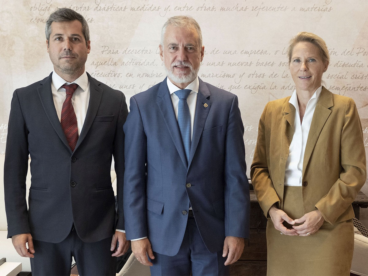 La vicepresidenta ejecutiva de Statkraft para Europa, Barbara Flesche, el Lehendakari Iñigo Urkullu , y el director general de la compañía para España y Portugal, José Miguel Ferrer. FOTO: Statkraft