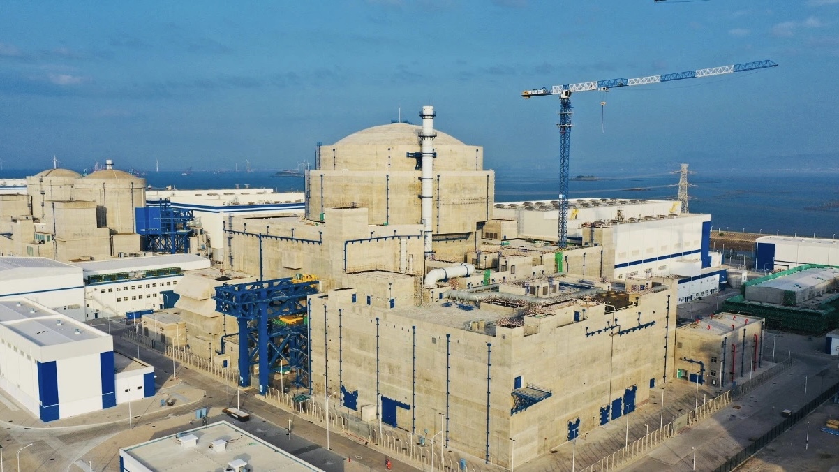 El primer reactor nuclear de tecnología china Hualong One comenzó a operar comercialmente en enero de 2021 en Fujian.