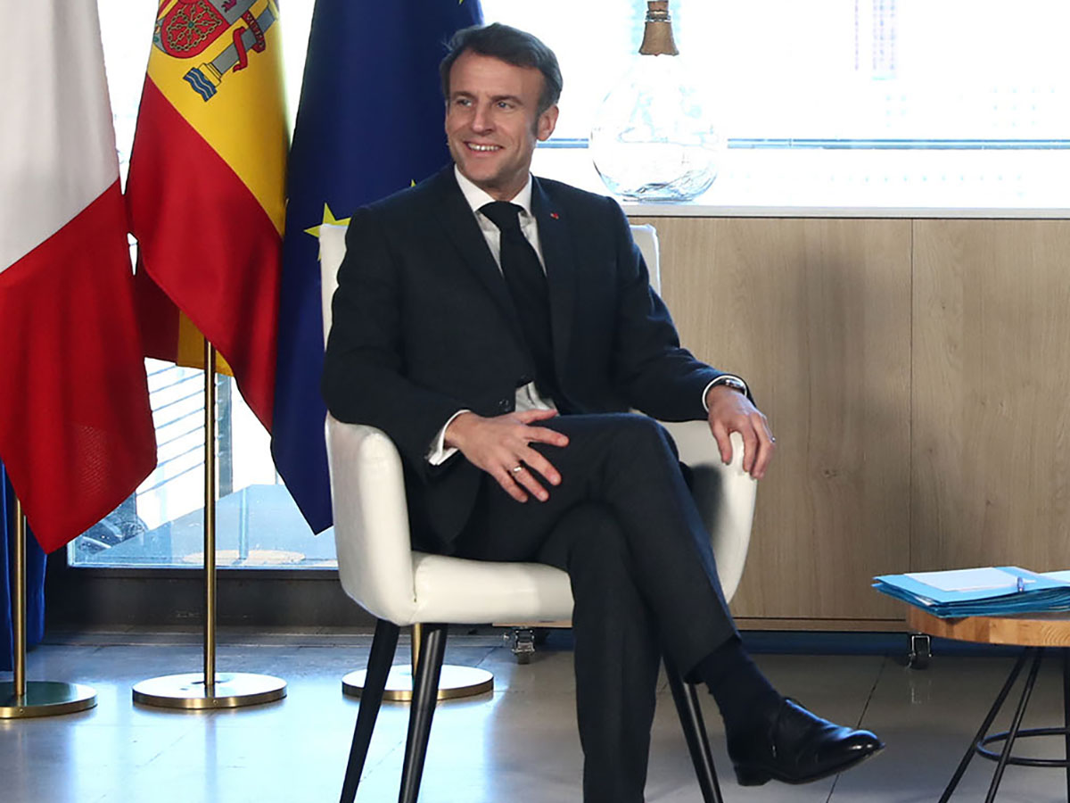 El presidente de la República Francesa, Emmanuel Macron, durante la reunión que han mantenido en el marco de la cumbre. FOTO: Pool Moncloa/Fernando Calvo. Barcelona