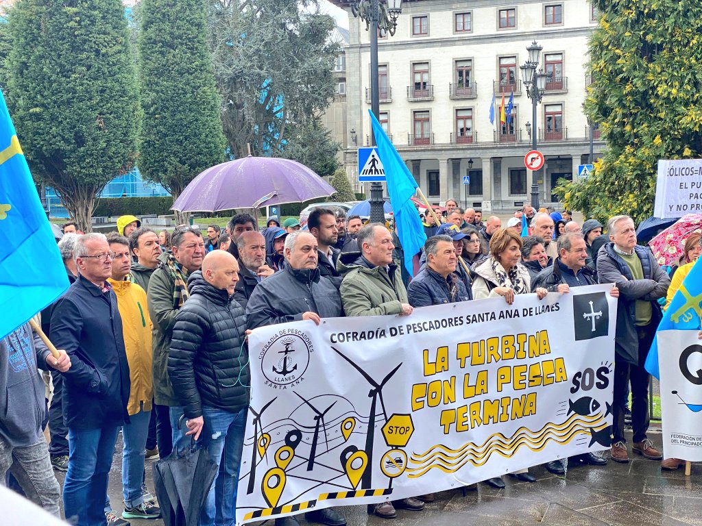 Protestas de los pescadores asturianos contra el desarrollo de eólica marina.