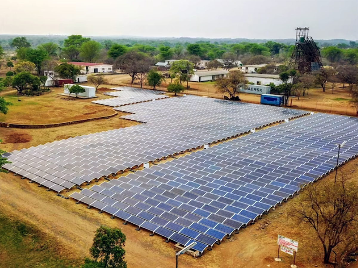 Proyecto fotovoltaico en África. FOTO: AIE